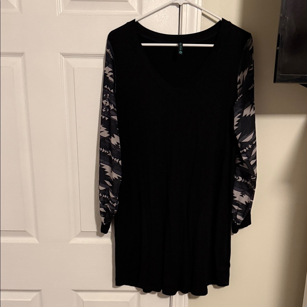 NWOT Sterling Kreek Black and Tan Aztec Women's Dress Medium
